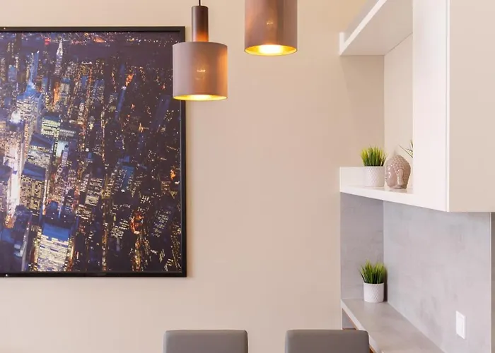 Central City Apt In The Jewish Quarter With Free Parking