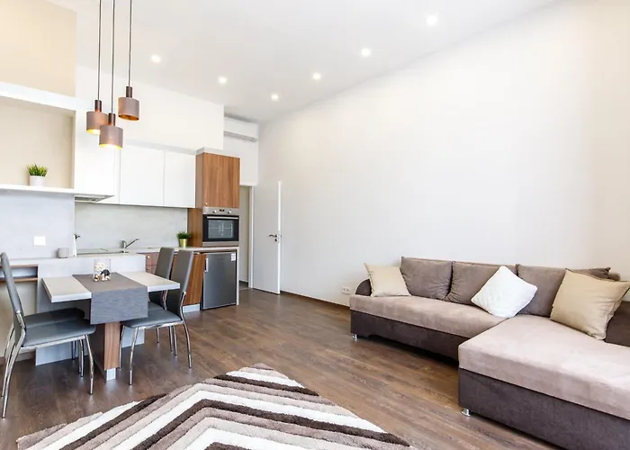 Central City Apt In The Jewish Quarter With Free Parking